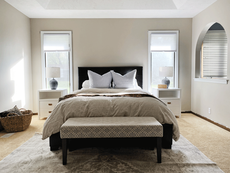 Choose The Right Rug For Under A Bed, How Big Should An Area Rug Be Under A Queen Bed