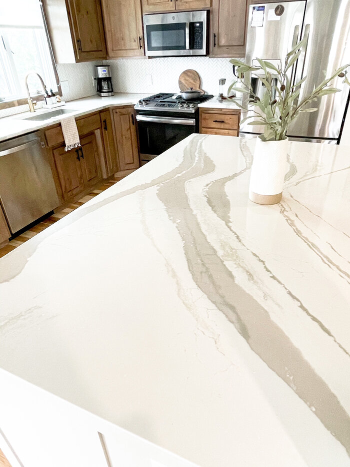 What is deals a quartz countertop