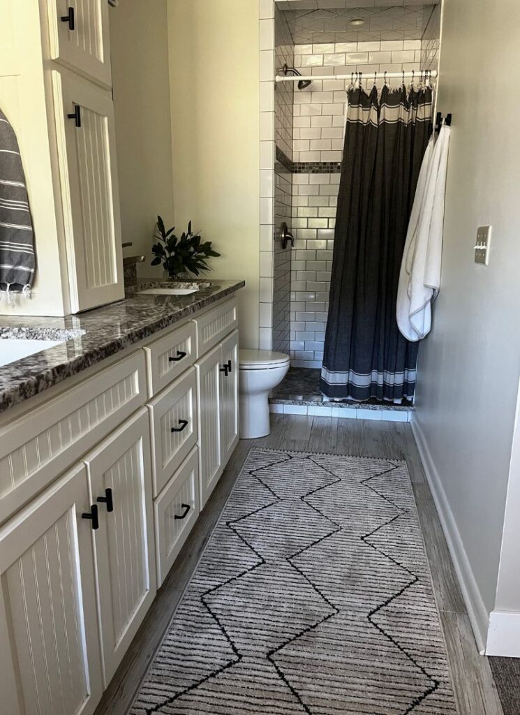 modern gray and white bathroom decor